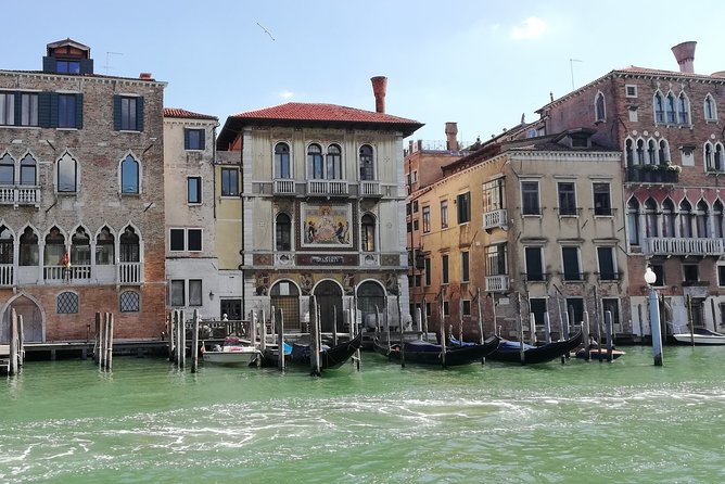 Venice from Rome: Private Day Trip by train with Islands Tour - Rialto Bridge lanes and the route back to the station