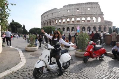 Vespa Voyage: Scenic Routes of Rome - The Outside Colosseum Start: First Impressions That Count