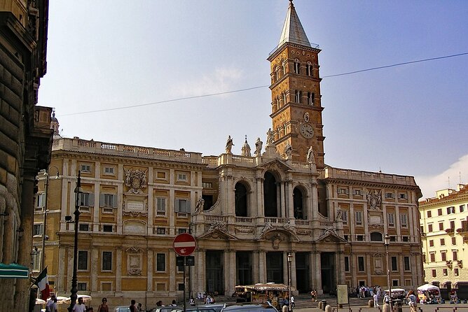 Via Crucis Catholic Pilgrim Walking Tour in Rome - Back to St John Lateran Again: Apostles, Tombs, and the Holy Door Theme
