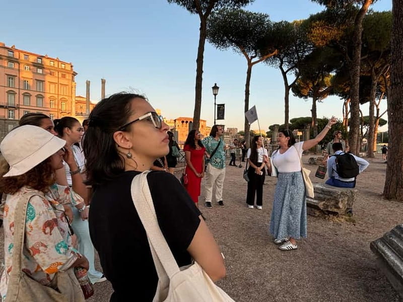 Via Roma: A Journey Through Time - Palazzo Bonaparte and the Colosseum finale