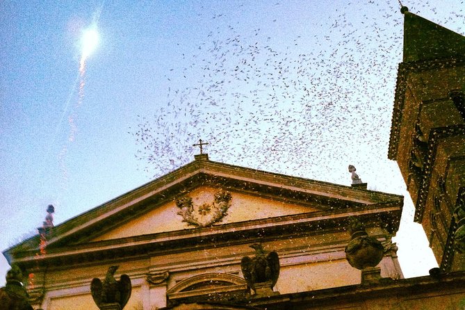 Villa Farnesina in Trastevere PRIVATE Walking Tour - Piazza Santa Maria: watching locals slow down