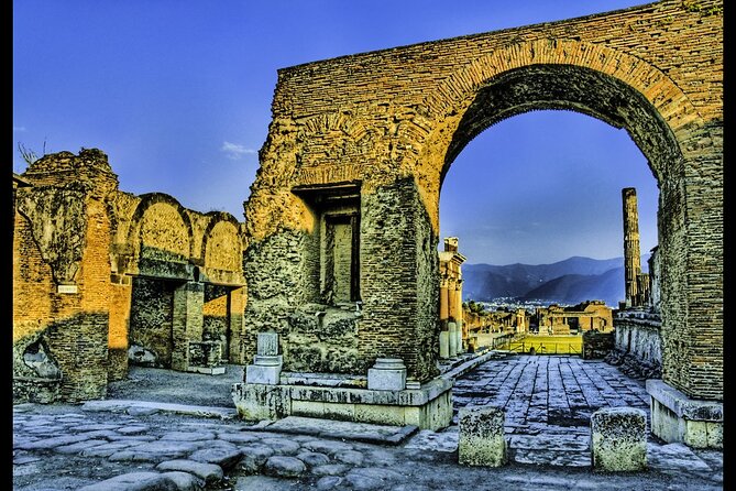 Visit Pompeii from Rome – Private Tour with Driver, Guide & Entry - The town break and lunch time in Pompeii