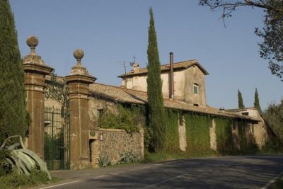 Wine tasting in Roman Countryside: 3-hour tour from Rome - The Winery Setting: Why Old Producers Feel Different