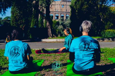 Yoga experience Colosseo - Your 1-Hour Session: From the Flag Meet-Up to the Final Stretch