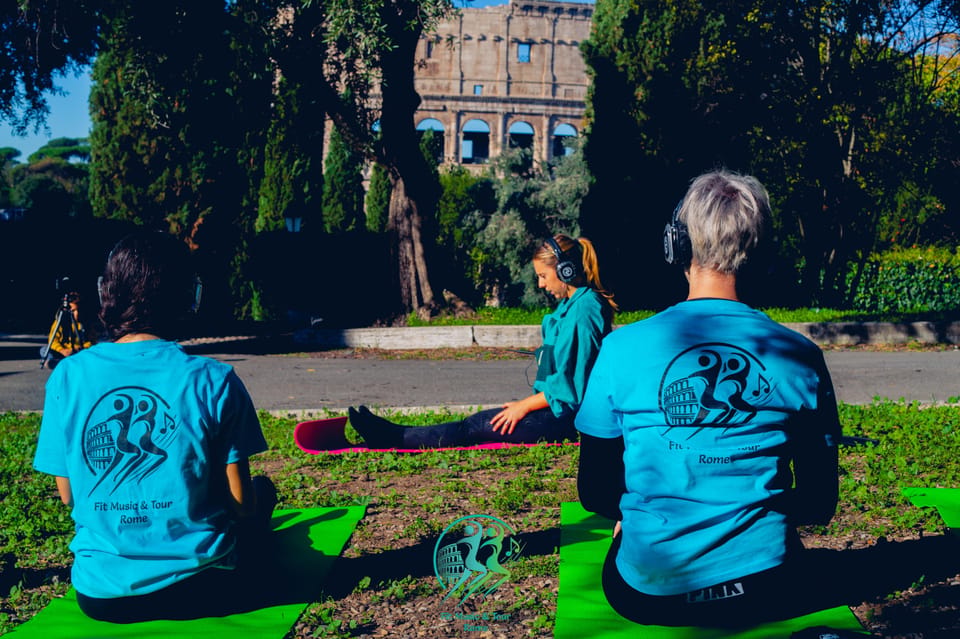 Yoga experience Colosseo - Your 1-Hour Session: From the Flag Meet-Up to the Final Stretch