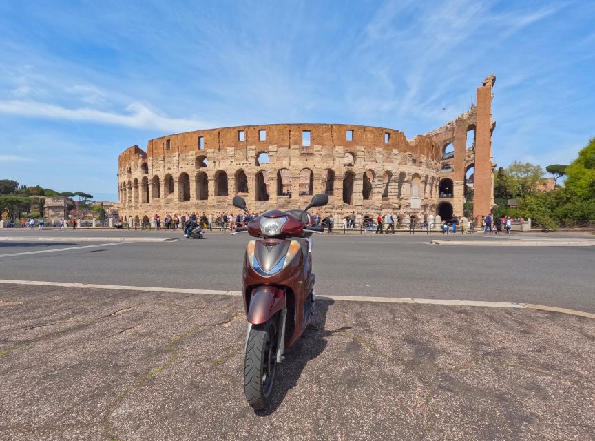 🛵 Rome: Private Scooter Guided Tour, Day - Night Ride💘🛵 - Day vs Night: Choosing the Mood for Your Rome Loop